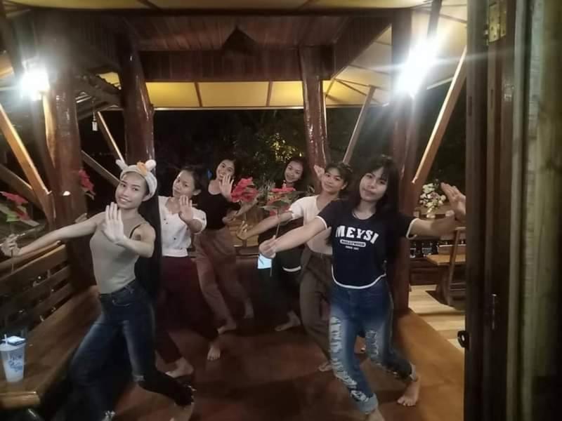 บ้านเรือนไทยมะลิเมืองเก่า 素可泰 外观 照片