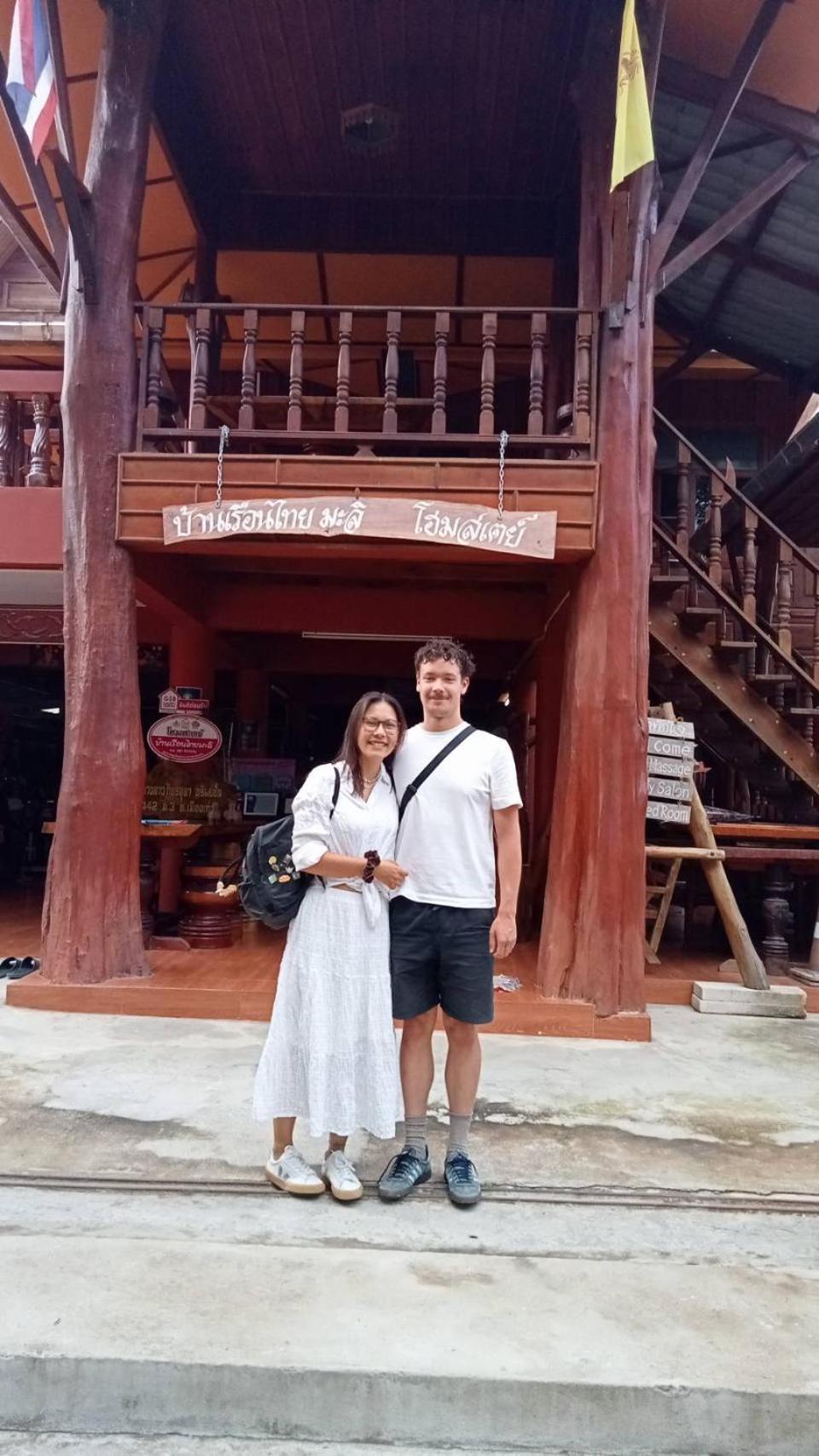 บ้านเรือนไทยมะลิเมืองเก่า 素可泰 外观 照片